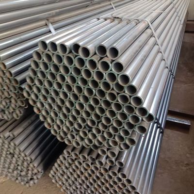 Naadloze Stalen 12m Koolstofstalen Buis Warmgewalste Zwarte IJzeren Pijp Voor Constructie