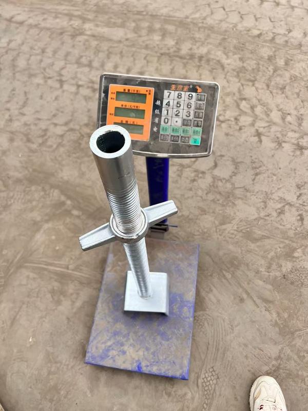 Verstelbare holle schroefvoetkrik zware stalen ondersteuning voor steigers & constructie